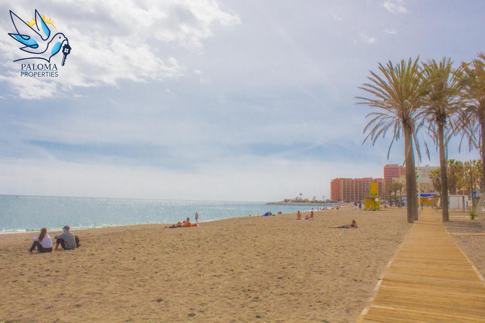 Benalroma Spacious Apartment 50 Mt From The Beach Benalmádena Eksteriør billede
